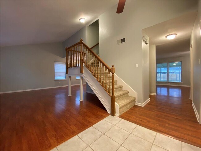 Building Photo - 8906 Doliver Dr