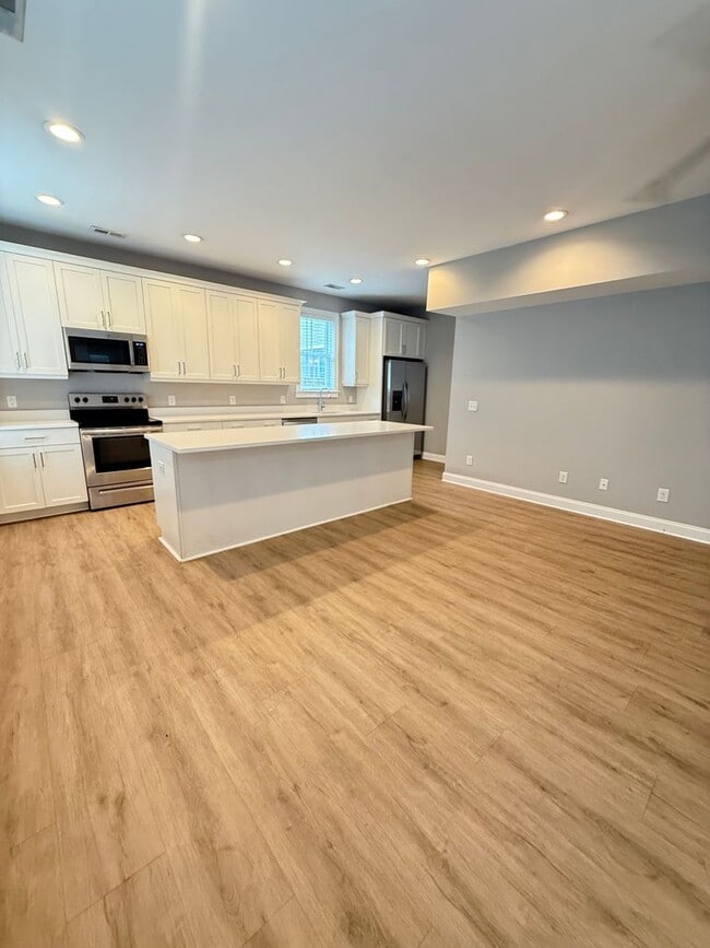 Building Photo - 9 Hanover St