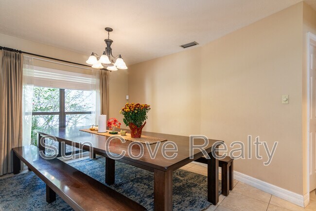 Foto del edificio - 915 Woodleaf Way