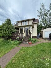 Building Photo - 123 N 42nd Ave E