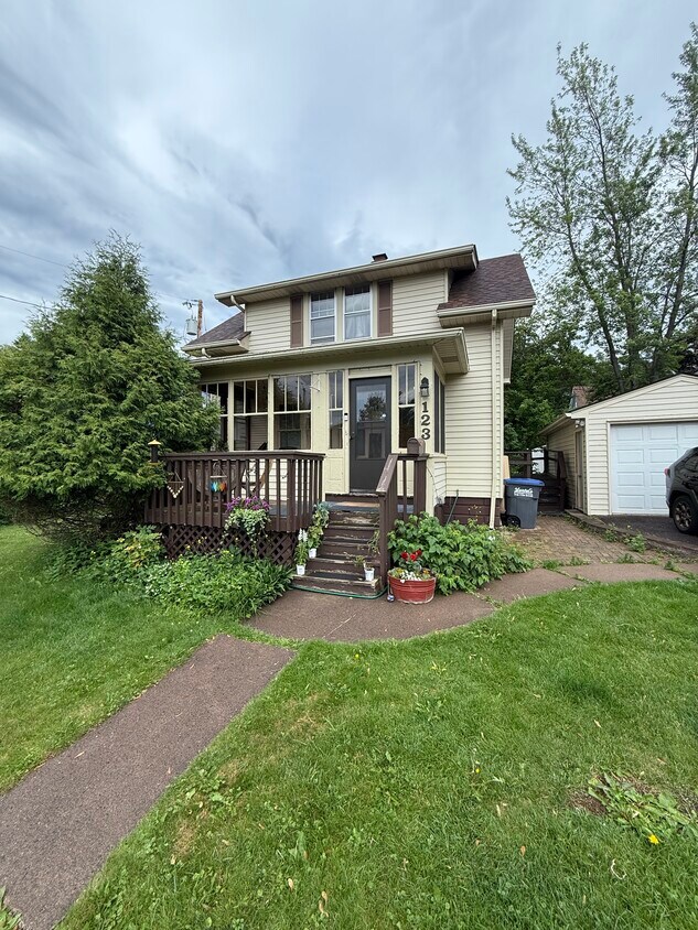 Primary Photo - 123 N 42nd Ave E