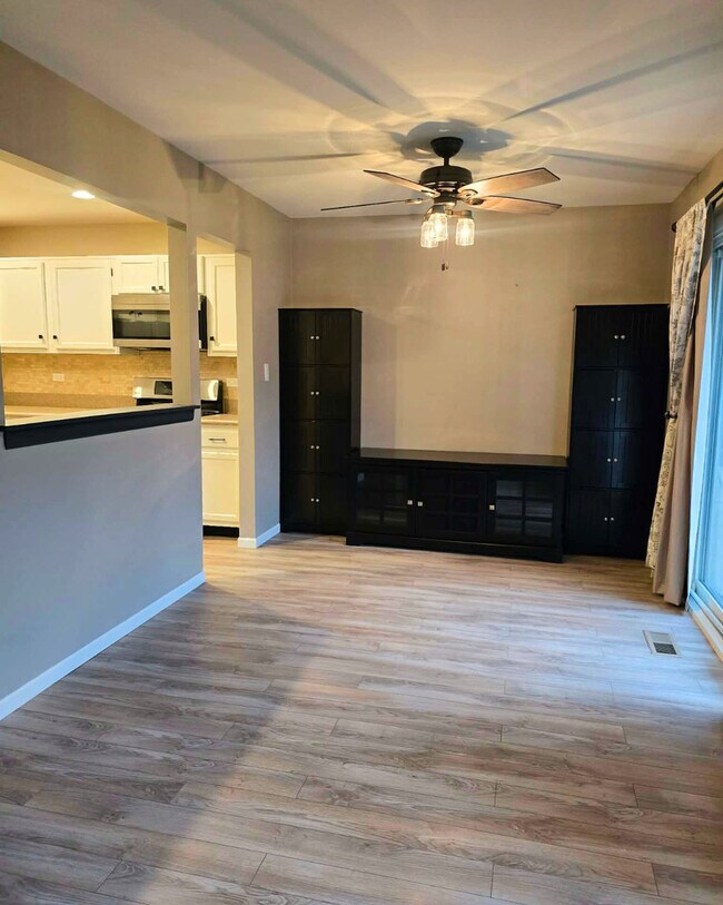 Foto del edificio - 7030 Park Ln Ct