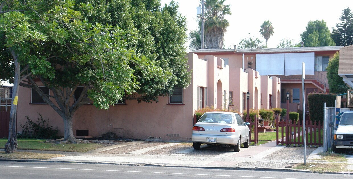 Building Photo - 4577-4581 Texas St