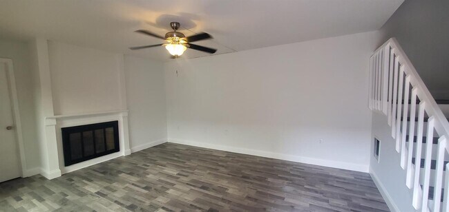 Foto del edificio - 704 7th Ln