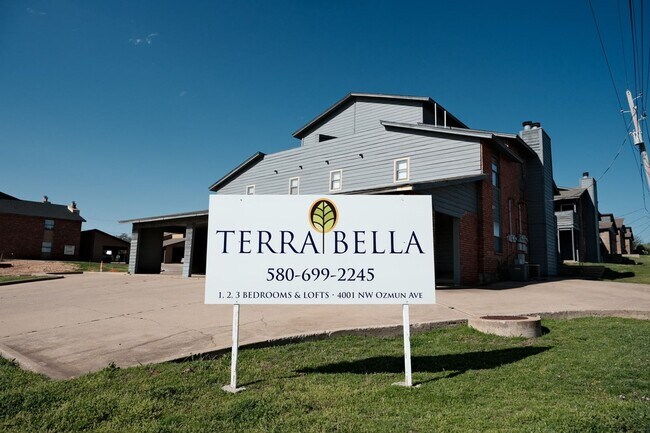 Building Photo - Luxury 2Bed 2Bath LOFT MOVE IN SPECIAL $999