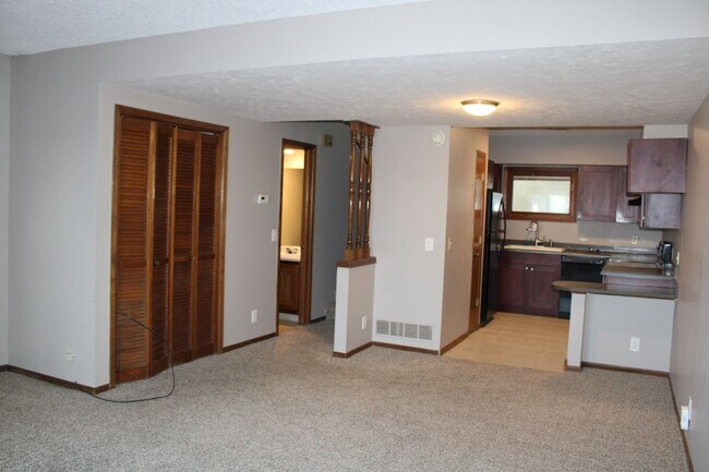 Foto del edificio - 8501 Morning Glory Ln