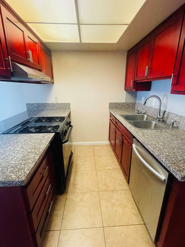 Foto del edificio - 4908 Orchid Way