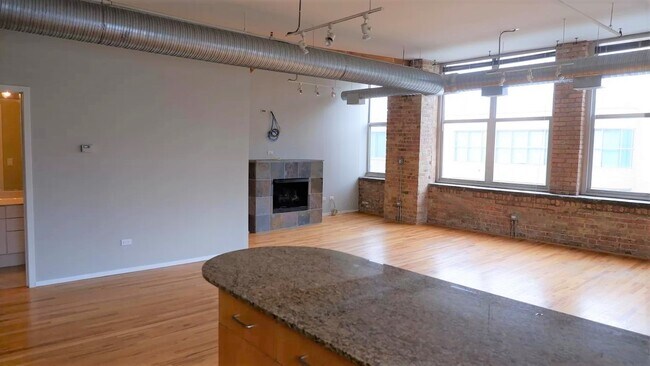 Building Photo - 417 S Jefferson St