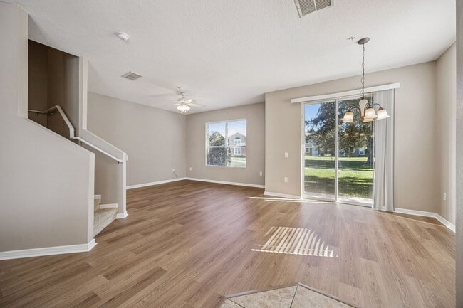Foto del edificio - Gorgeous 3/2.5/2 Townhome in Gated Tucker Oaks!