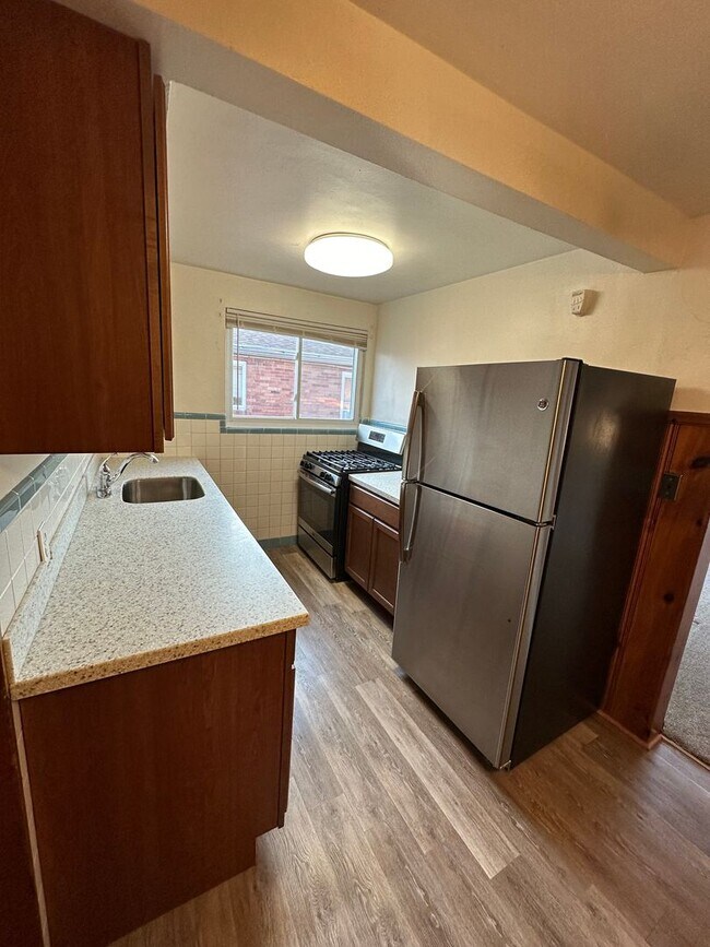 Foto del edificio - 4329 Oakwood Ave