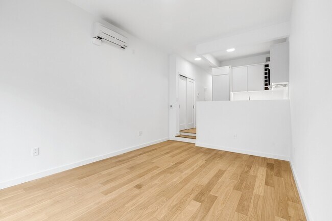 Building Photo - 321 E 22nd St