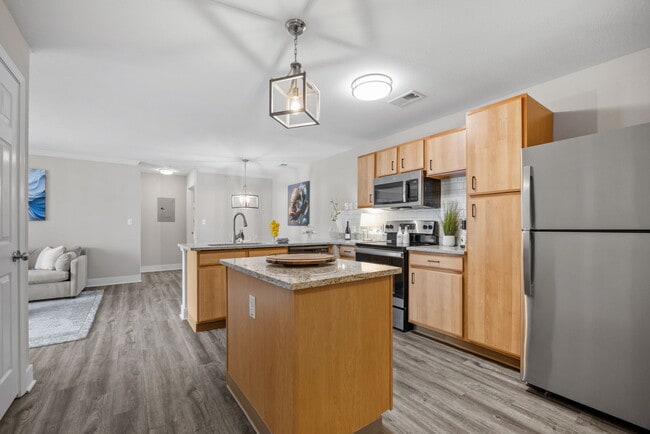 Building Photo - The Legends on the Park Apartments