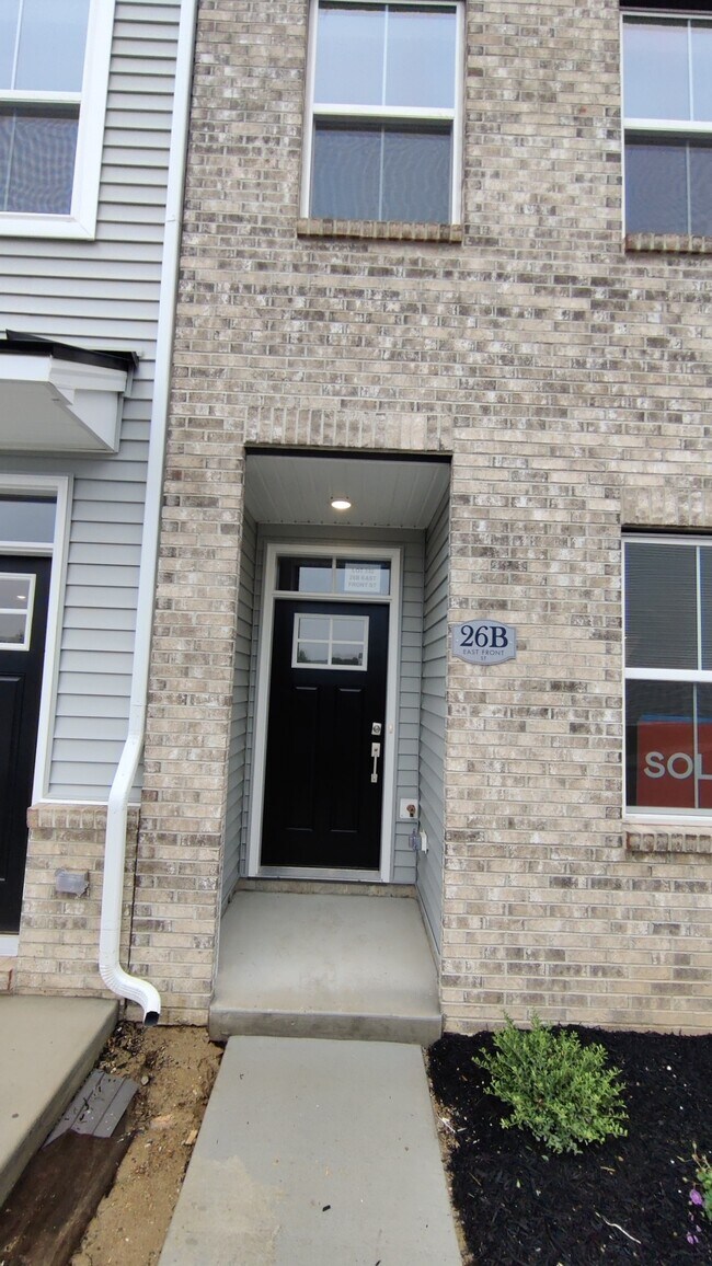 Photo - 26 E Front St Townhome