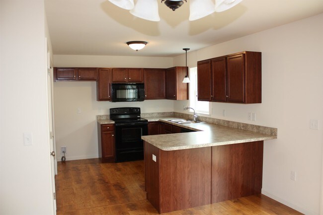 Foto del edificio - 756 Oak Leaf Ln
