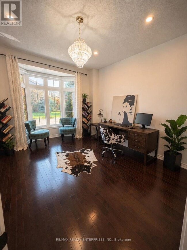 Building Photo - 250 Admiral Dr