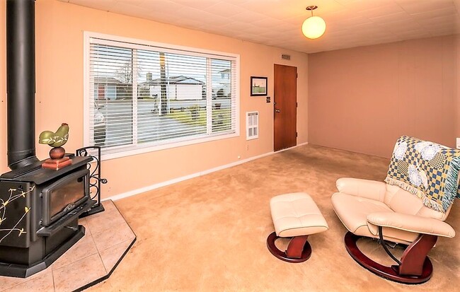 Building Photo - 7386 Birch Bay Dr