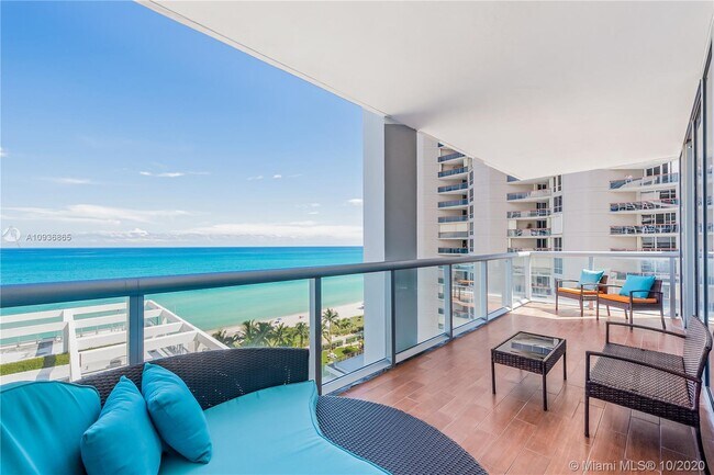 Foto del edificio - 6799 Collins Ave