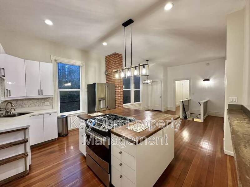 Foto principal - 216 Richland Ave