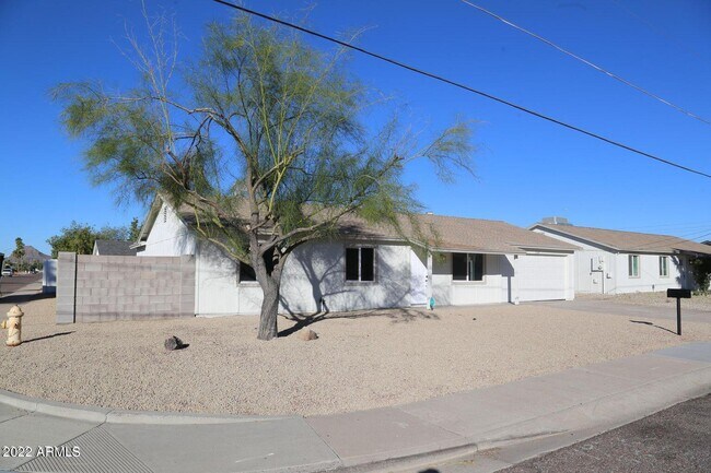 Foto del edificio - 15244 N 38th St