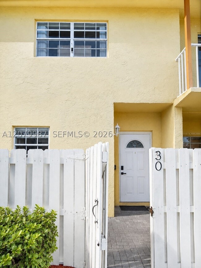 Building Photo - 8320 SW 154th Ave