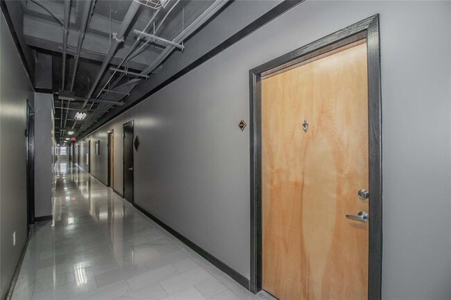 Foto del edificio - 221 W Lancaster Ave