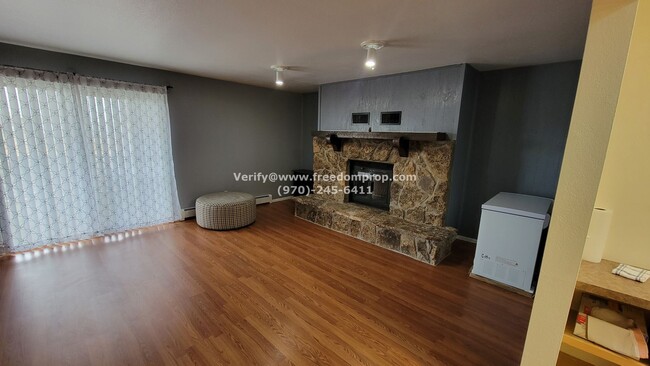 Foto del edificio - Large 4 bedroom 2 bath Ranch style Home