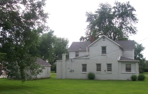 Building Photo - 102 3rd St