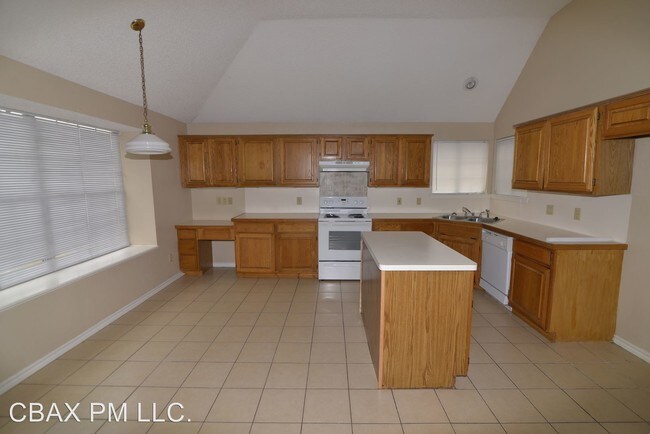 Building Photo - 827 Crooked Creek Ln