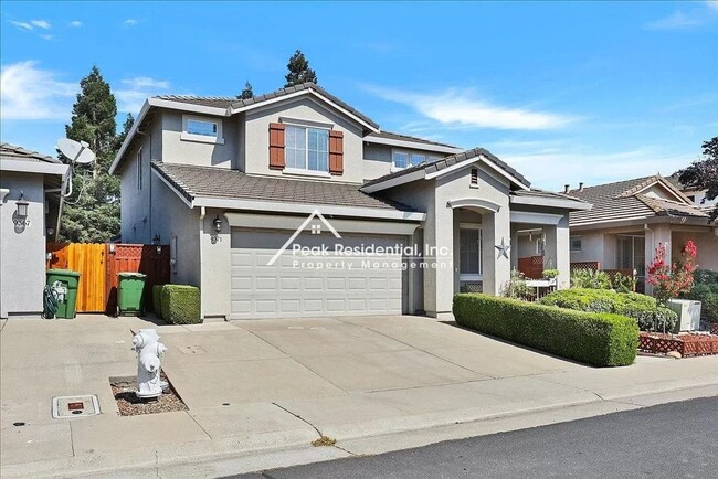 Foto del edificio - Wonderful Elk Grove 4bd/3ba Home with 3 Ca...