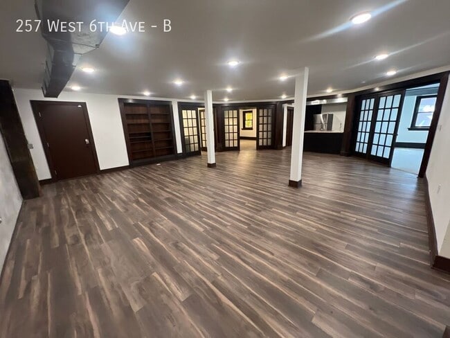Building Photo - 257 W 6th Ave