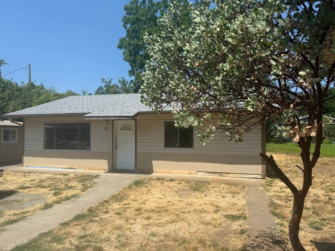 Foto principal - 717 NE 10th St