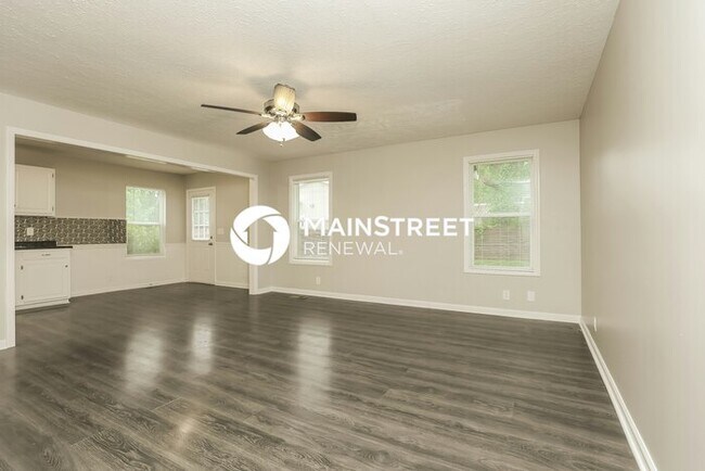 Building Photo - 4 Bedroom Pet-Friendly Home in MURFREESBORO, TN with Main Street Renewal