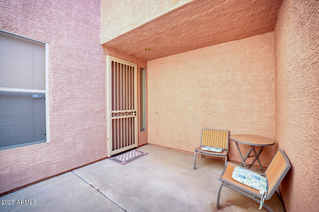 Building Photo - 1404 W Weatherby Way