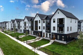 Building Photo - 8043 Fir Ct