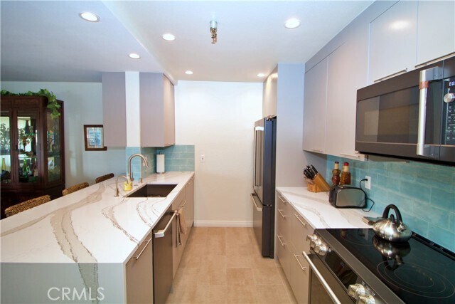 Foto del edificio - 230 S Catalina Ave