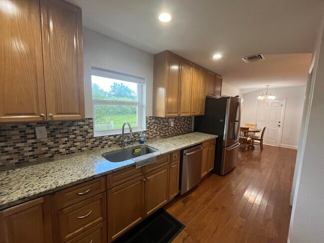 Foto del edificio - 6404 SW Woodham St