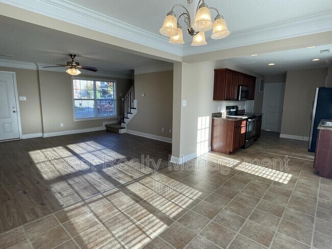 Building Photo - 6324 E McMillan Creek Dr