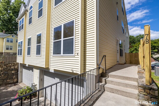 Building Photo - 7 Edgewood St
