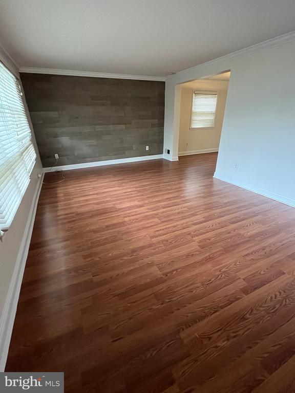 Foto del edificio - 5807 Lamont Dr