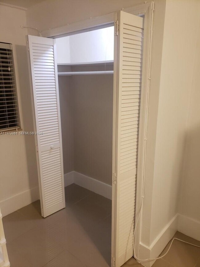 Foto del edificio - 4124 SW 61st Ave