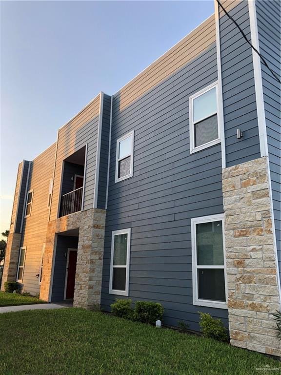 Primary Photo - 521 N Cynthia St