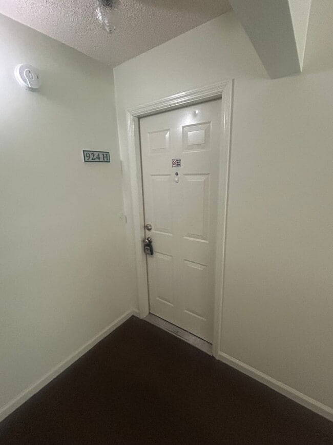 Photo - 924 Fairwood Lakes Dr Apartment