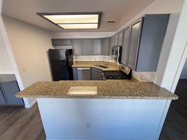 Foto del edificio - Modern 2bed/1.5bath  Condonestled in a great area!