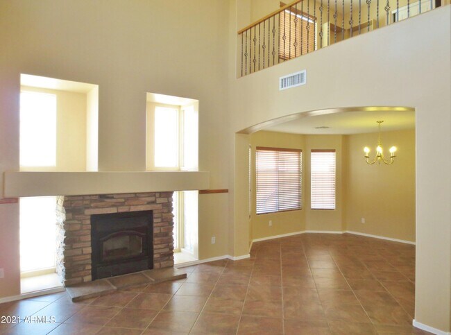 Building Photo - 33 N 169th Dr