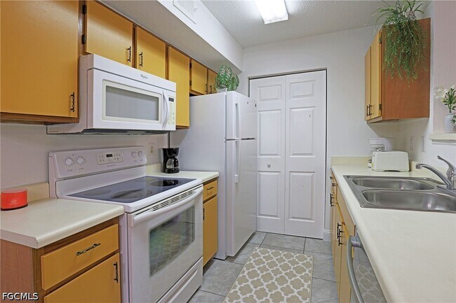 Foto del edificio - 12640 Equestrian Cir