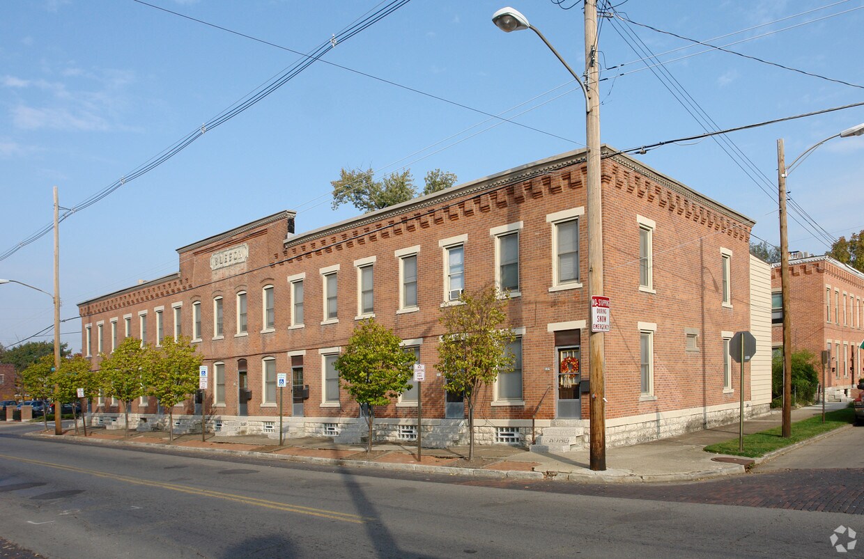 Primary Photo - 294-310 E Whittier St