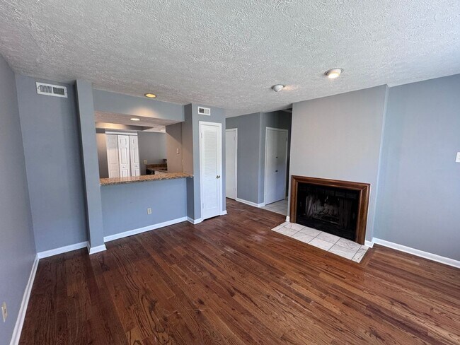 Foto del edificio - 3 bedroom/2.5 bath in Brentwood (Nipper's ...