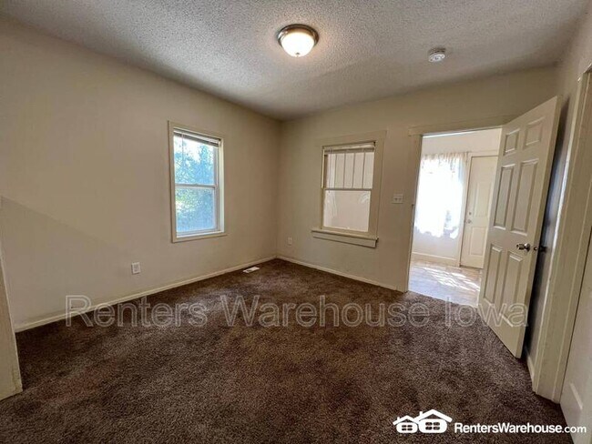 Foto del edificio - 1477 E 19th St