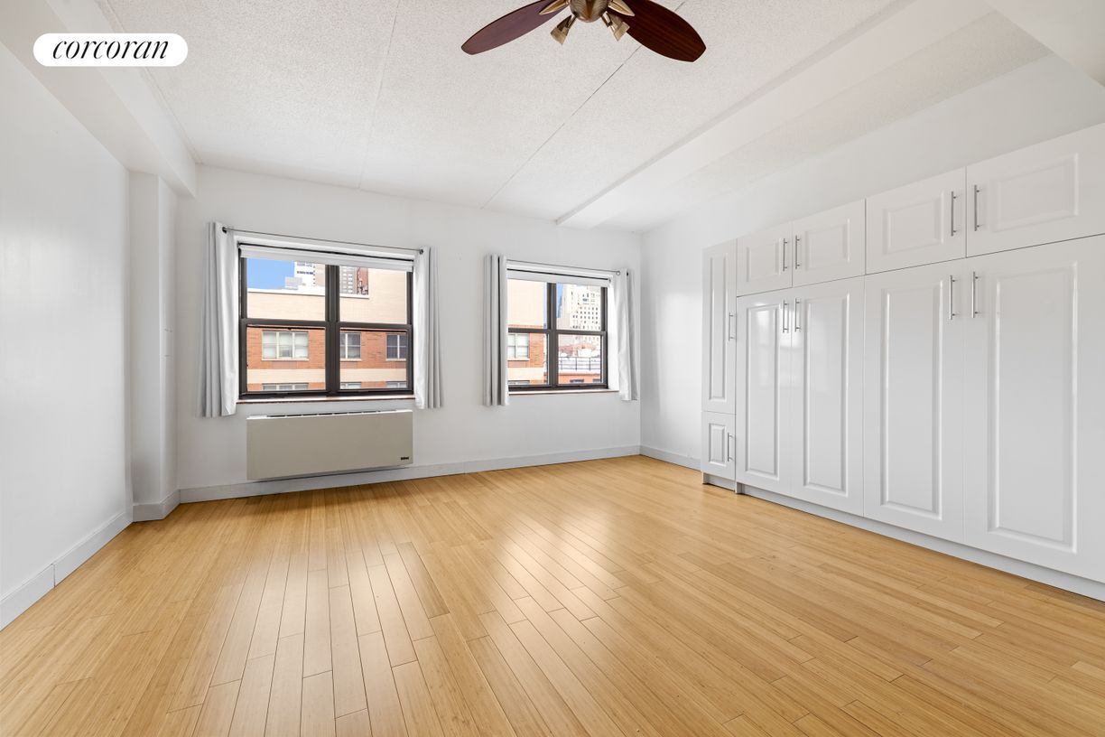 Foto principal - 516 W 47th St