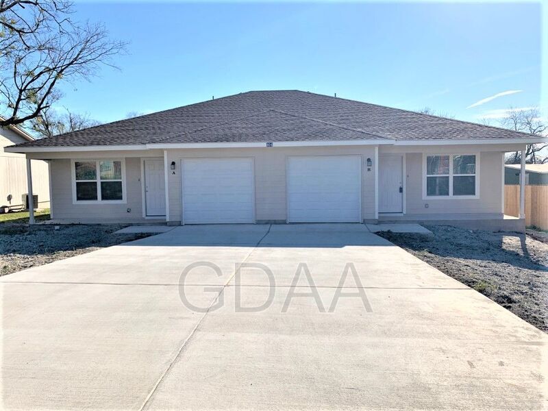 404 Sloan St, Taylor, TX 76574 House Rental in Taylor, TX